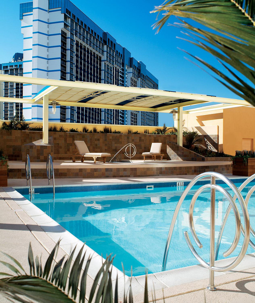 拉斯维加斯湖威斯汀度假酒店_5)The Westin Casuarina Las Vegas Hotel, Casino &amp_ Spa—Pool 拍攝者.jpg