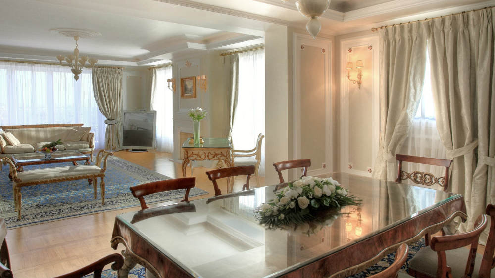 雅典乔治国王豪华精选酒店(官方摄影) King George, a Luxury Coll..._KingGeorgeAthens_PenthouseSuite_DiningRoom.jpg