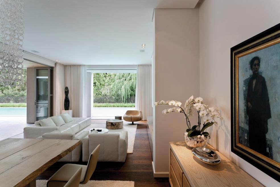 Silverhurst_1 Int063_Living_sa_ANTONI ASSOCIATES.jpg