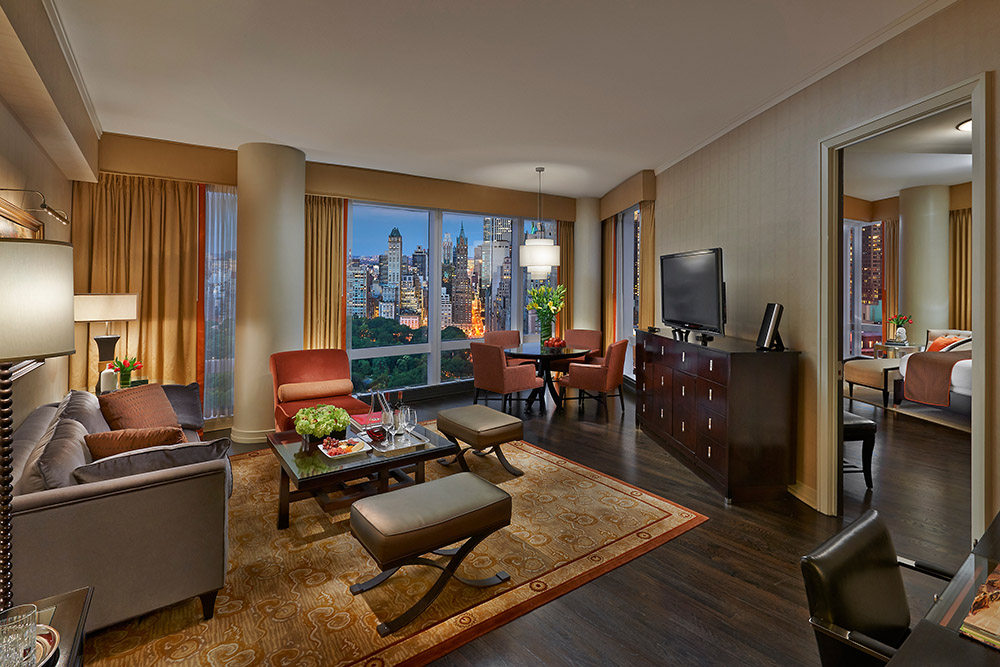 美国纽约文华东方酒店Mandarin Oriental, New York官方高清图_new-york-13-suite-premier-central-park-view-living-room.jpg