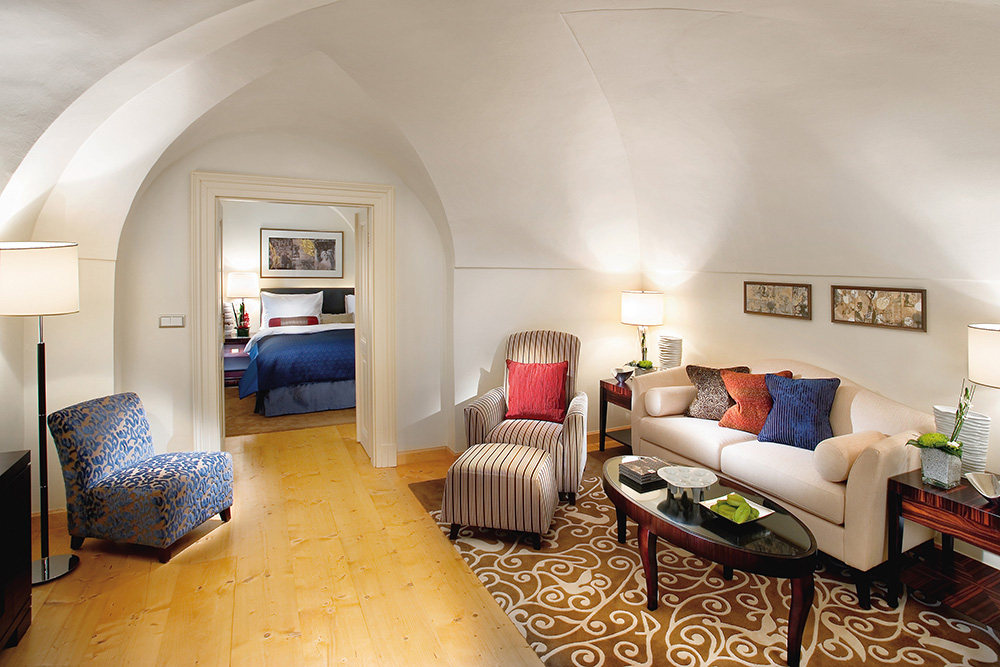 布拉格文华东方酒店Mandarin Oriental, Prague 官方高清图_prague-suite-lazar-suite-living-room-01.jpg