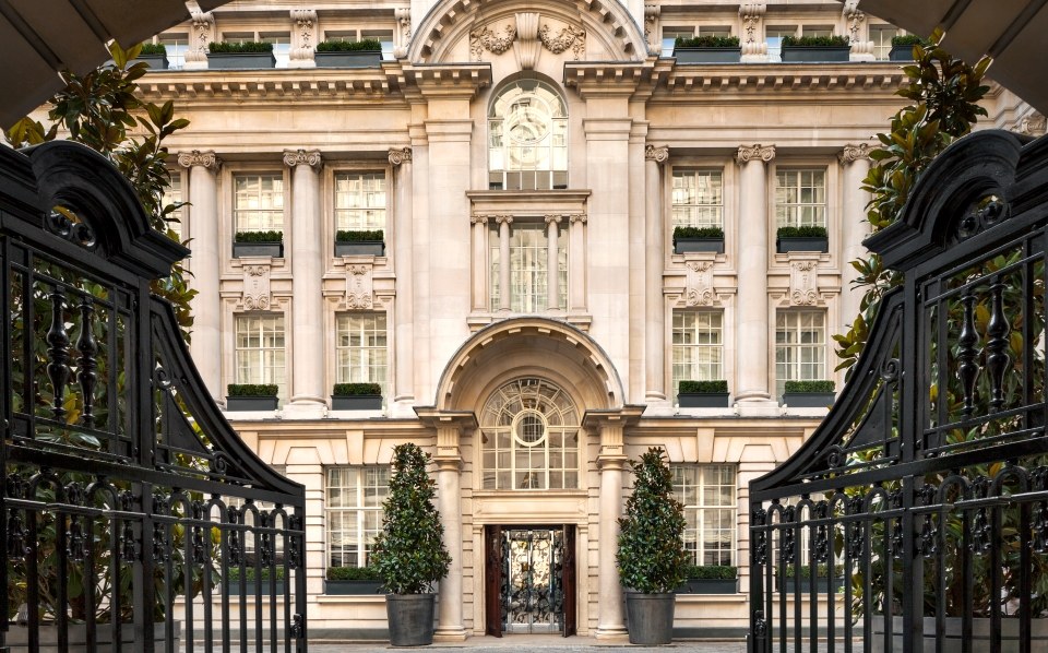 Tony Chi -伦敦瑰丽酒店 Rosewood London_2.Courtyard.jpg