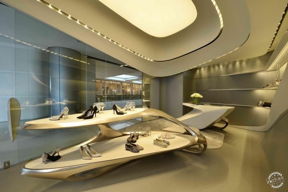 独树一帜的门店设计/ Zaha Hadid_152705nej3286fayj6g7a0.jpg