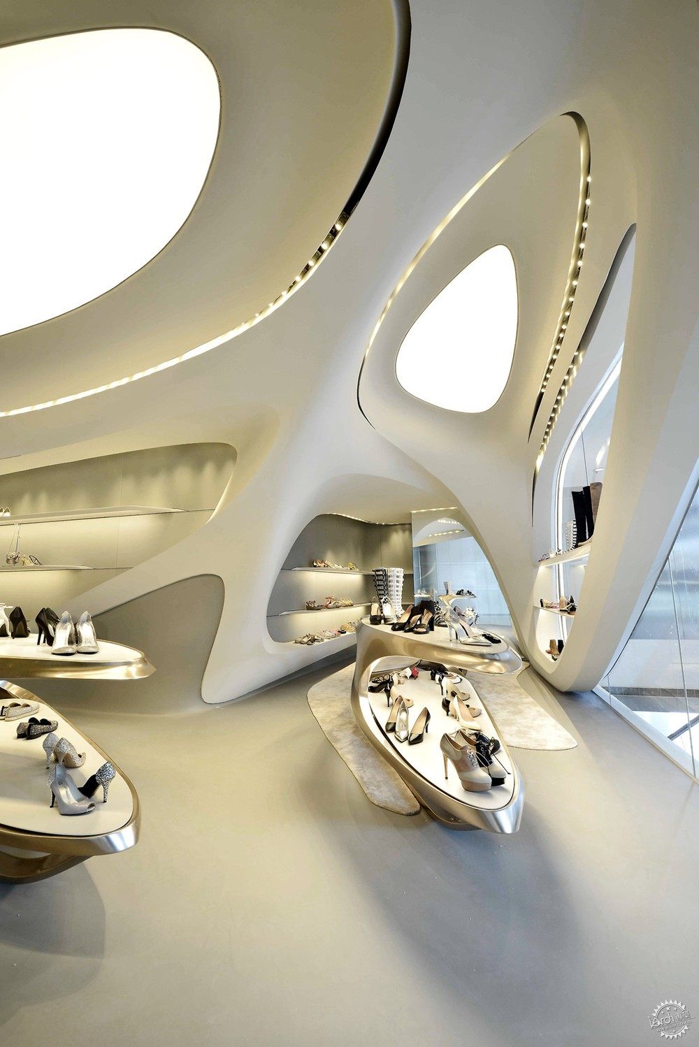 独树一帜的门店设计/ Zaha Hadid_152706szclnlttjjnrrpc3.jpg