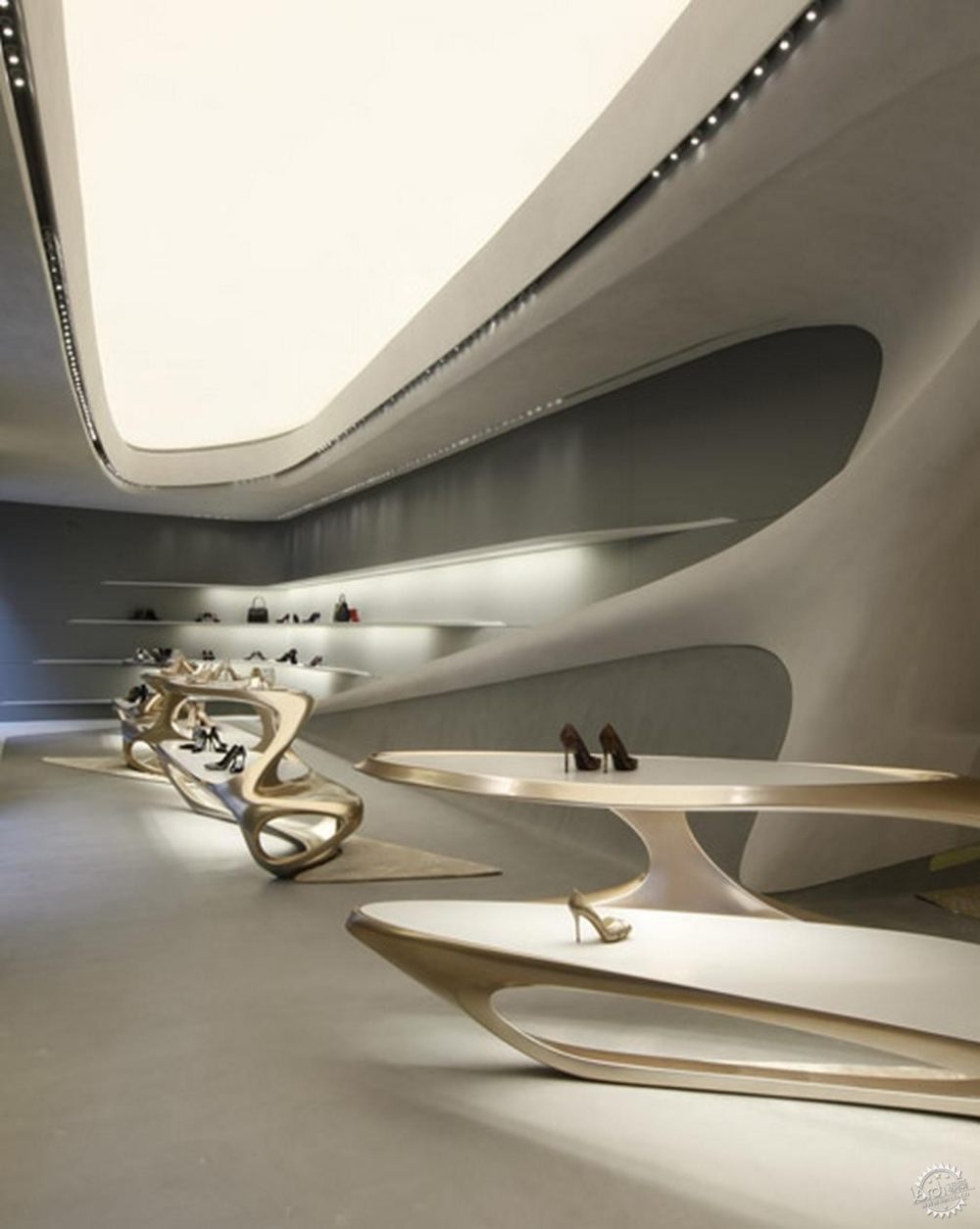 独树一帜的门店设计/ Zaha Hadid_152708vvch7n7hvnxoxxne.jpg