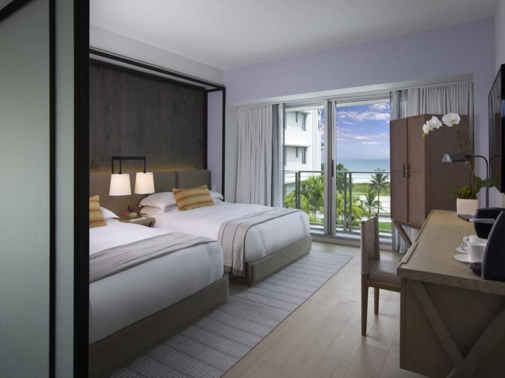 Yabu Pushelberg-迈阿密南滩Victor酒店Hotel Victor  in Miami South Beach_Victor518DoubleBedroom2Viewlo res.jpg