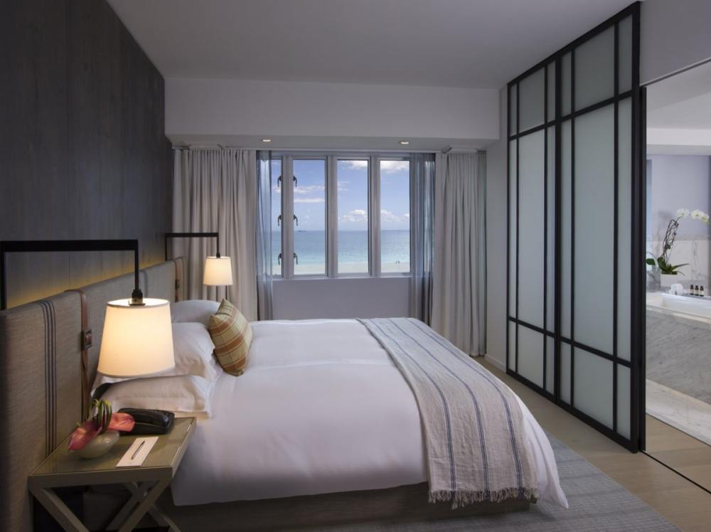 Yabu Pushelberg-迈阿密南滩Victor酒店Hotel Victor  in Miami South Beach_Victor607Bedroom2Bathlo res.jpg