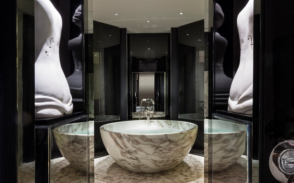 Tony Chi -伦敦瑰丽酒店 Rosewood London_Manor House Bath at Rosewood London 960x598.jpg