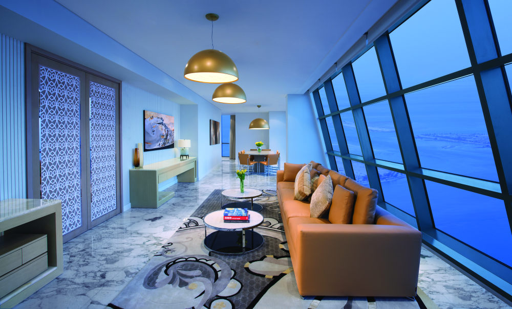 阿布扎比卓美亚阿提哈德酒店(官方摄影) Jumeirah at Etihad Towers_Jumeirah at Etihad Towers-Sky Suite Corridor.jpg
