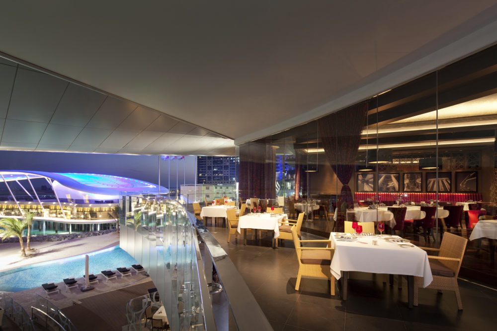 阿布扎比卓美亚阿提哈德酒店(官方摄影) Jumeirah at Etihad Towers_Jumeirah at Etihad Towers - Li Beirut_ Al Fresco.jpg