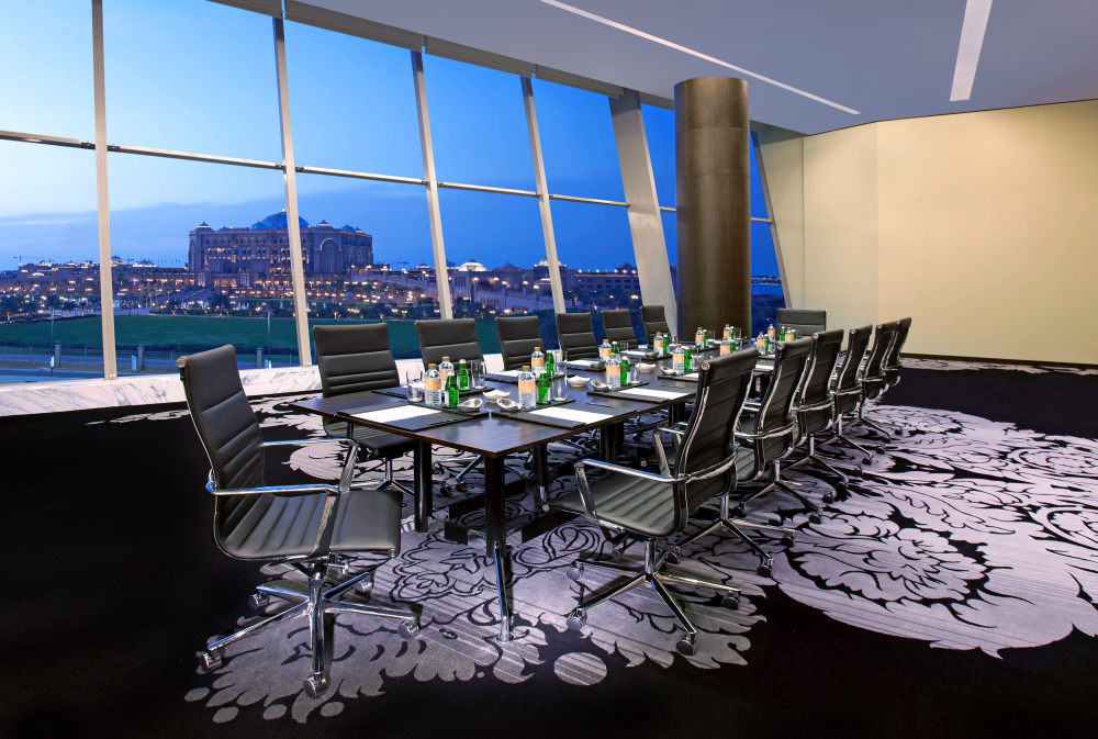 阿布扎比卓美亚阿提哈德酒店(官方摄影) Jumeirah at Etihad Towers_Jumeirah at Etihad Towers - Meeting Room VIP Board Room Setup.jpg