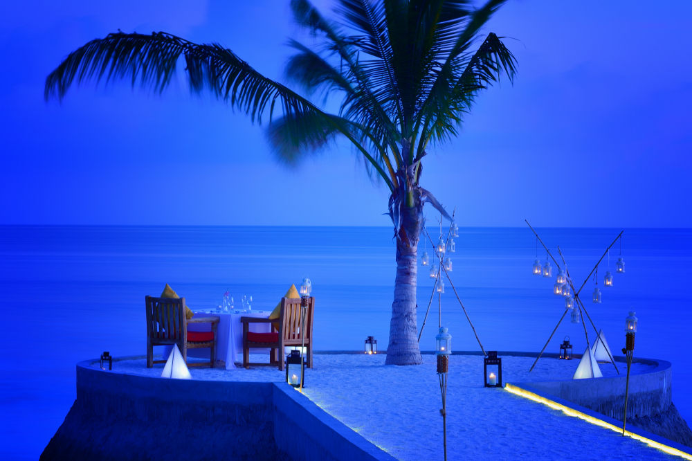 马尔代夫卓美亚维塔维丽(官方摄影) Jumeirah Vittaveli_Jumeirah Vittaveli -  Romantic Dinner.jpg