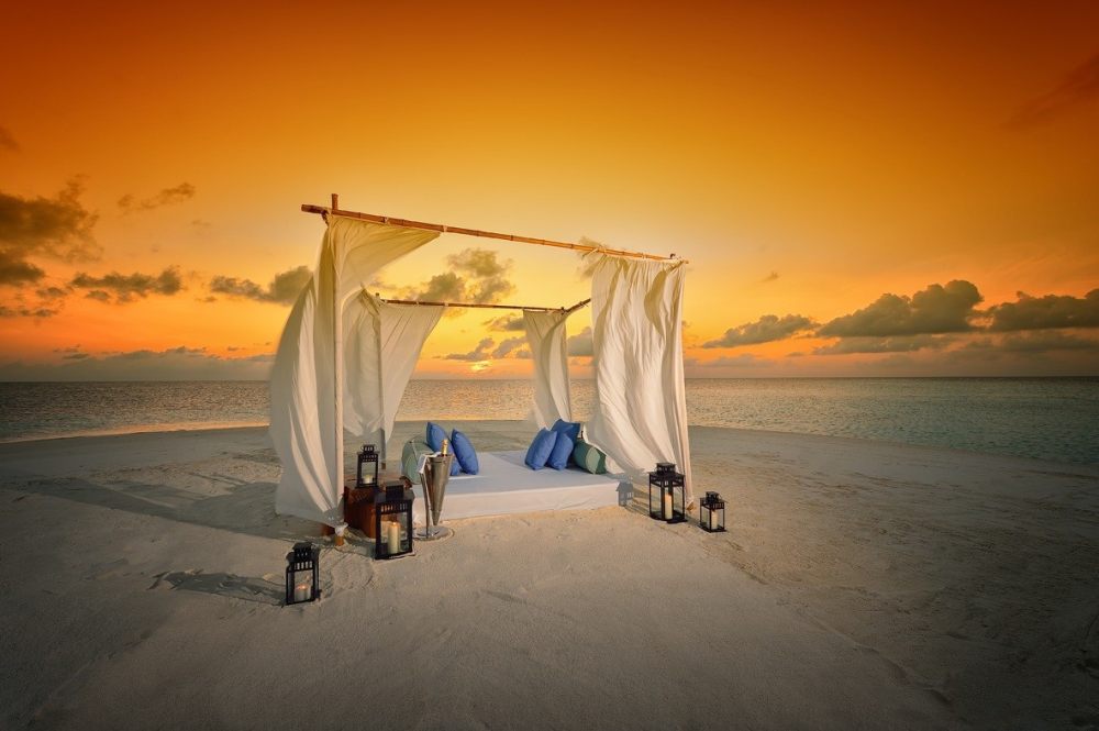 马尔代夫卓美亚维塔维丽(官方摄影) Jumeirah Vittaveli_Jumeirah Vittaveli - Sand Bank dinner.jpg