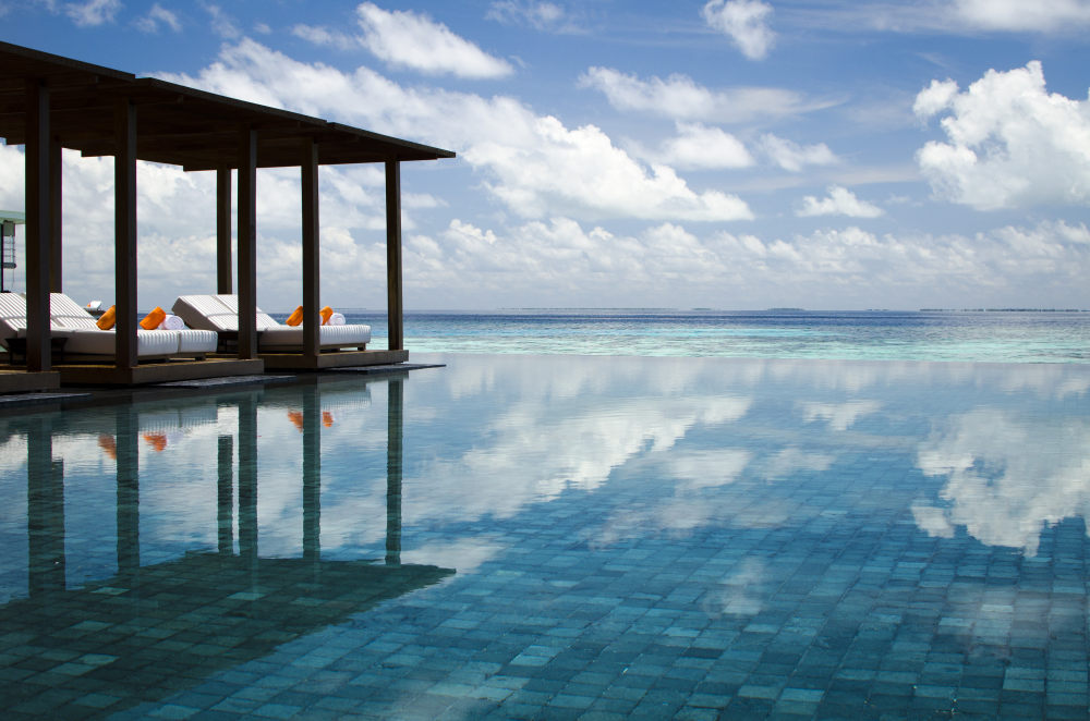 卓美亚德瓦纳芙希岛度假酒店(官方摄影) Jumeirah Dhevanafushi_Jumeirah Dhevanafushi - Main Pool1.jpg