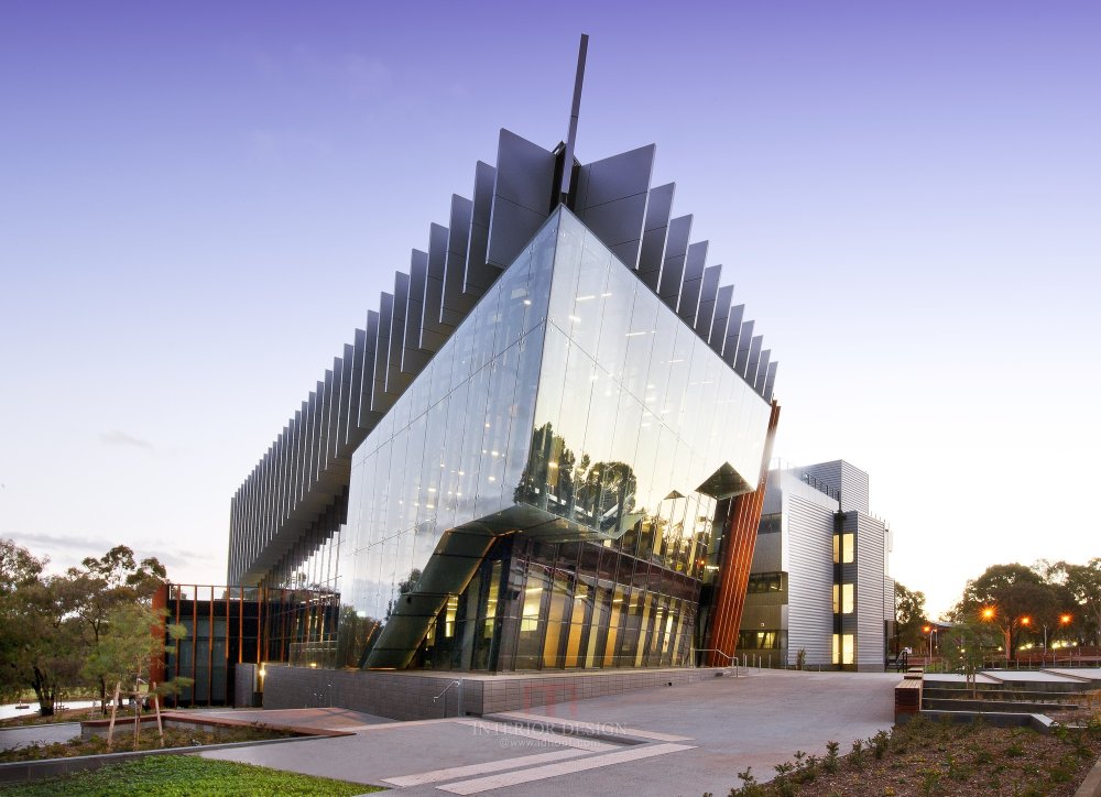 53756229c07a801182000049_deakin-university-reach-architects_01_deakinreach_sarahlouise.jpg