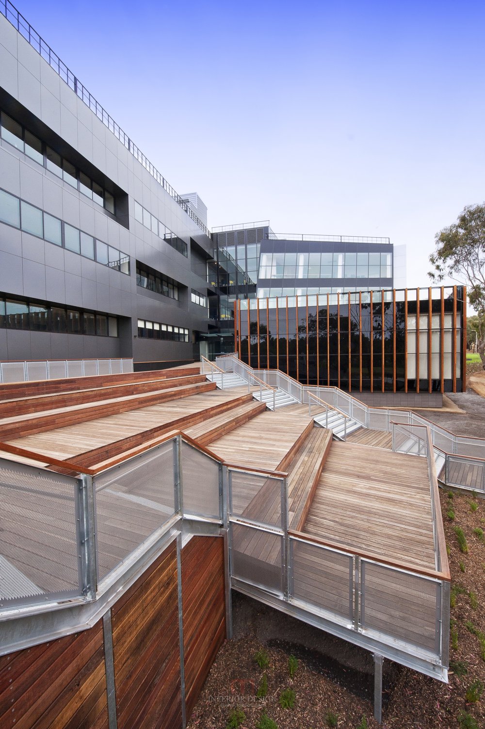 53756392c07a803f9600003c_deakin-university-reach-architects_14_deakinreach_sarahlouise.jpg