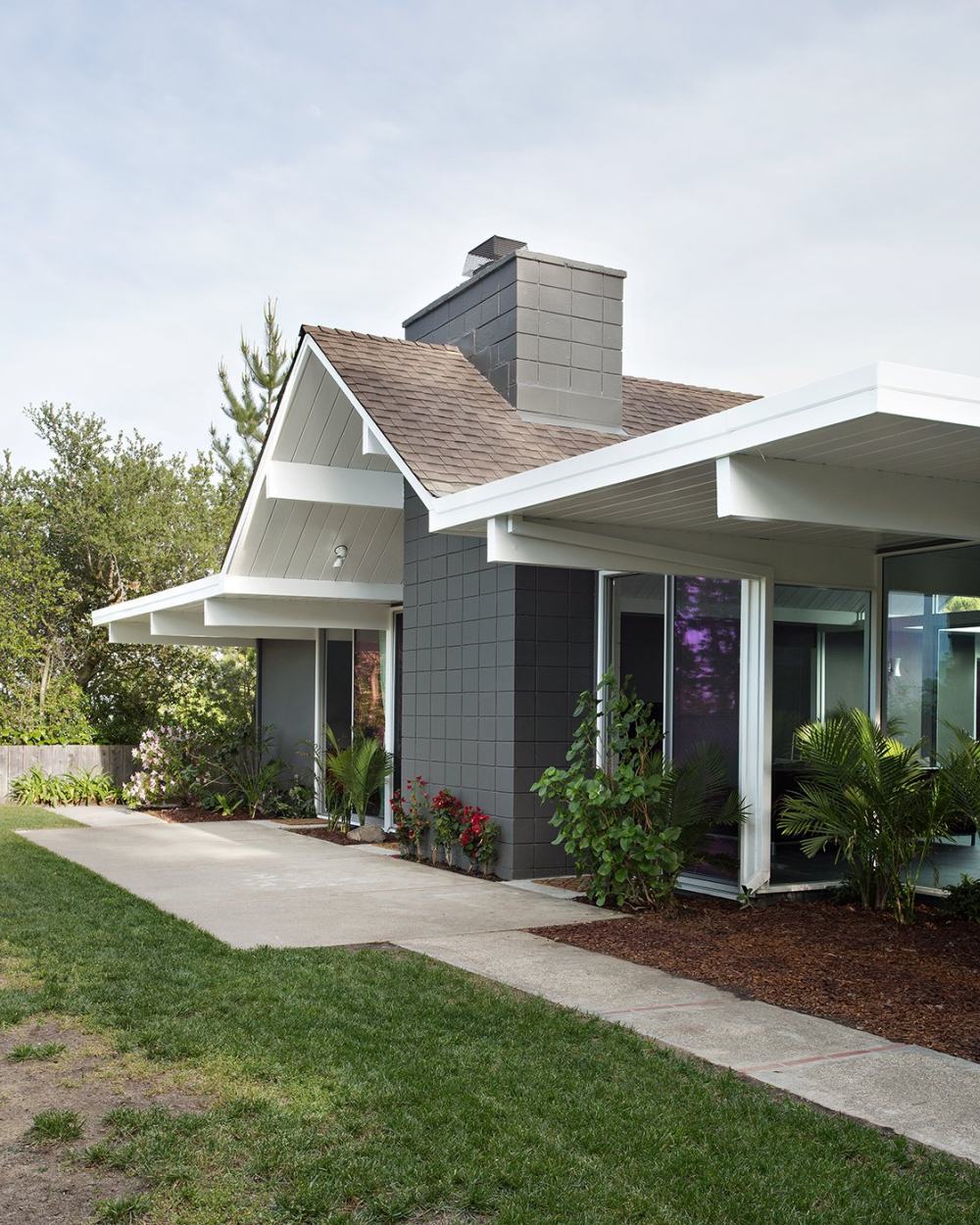 Double Gable Eichler Remodel by Klopf Architecture-双山墙Eichler Klopf架..._dg_070514_04.jpg