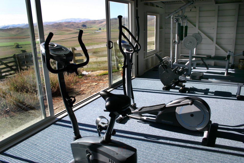 新西兰哈斯丁格林希尔度假屋 Greenhill Lodge Hastings_58954678-H1-Greenhill_gym_with_a_view.jpg