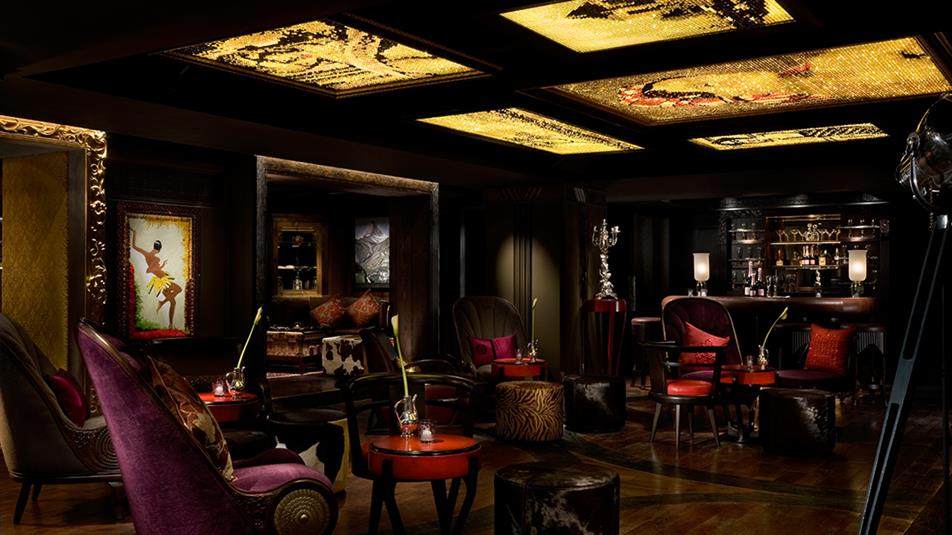 重新装修后的香港半岛酒店_Salon-de-Ning-bar-Main-Lounge.ashx.jpg