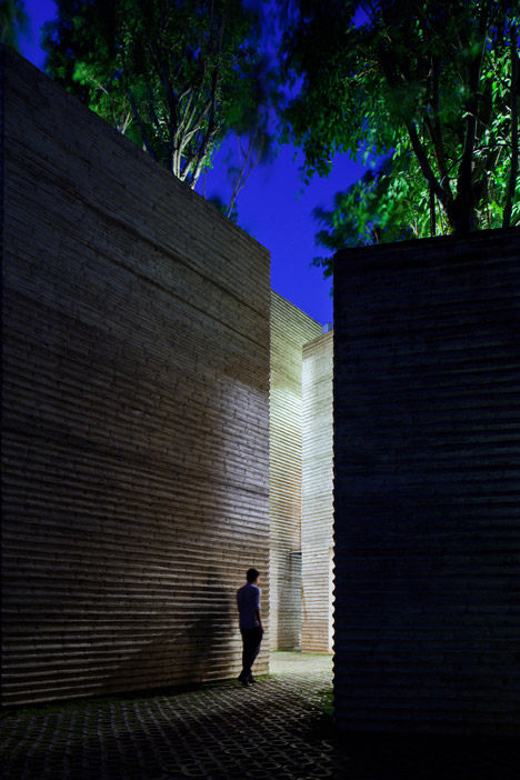 House-for-Trees-by-Vo-Trong-Nghia-Architects_dezeen_468_11.jpg