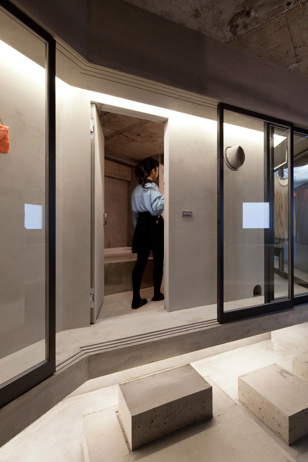 House in Jiyugaoka – 自由之丘住宅改造  Airhouse Design Office_house_in_jiyugaoka_03.jpg