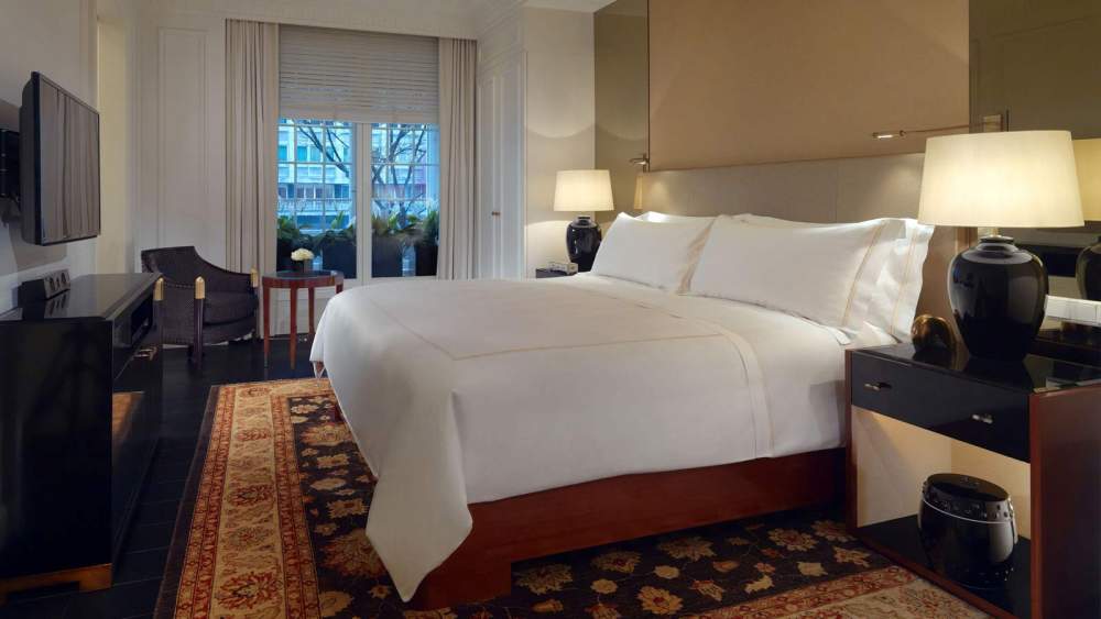奥地利维也纳布里斯托尔酒店 Hotel Bristol Vienna_Hotel-Bristol-Wien-Bristol-Suite-Sleep-HD.jpg
