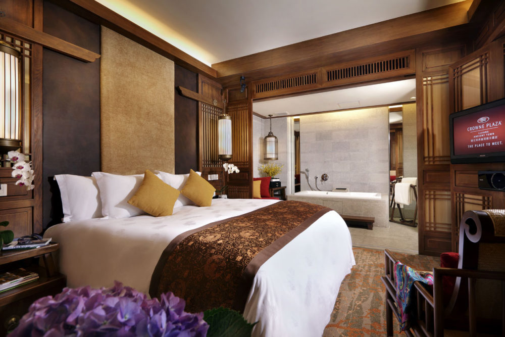 丽江和府皇冠假日酒店(官方摄影) Crowne Plaza Lijiang Ancient Town_33278454-H1-GROOM_KING_08.JPG