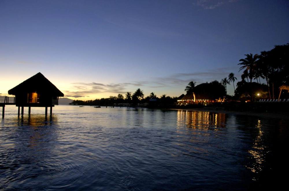 度假酒店参考资料_7)Le Meridien Tahiti—Sun set 拍攝者.jpg