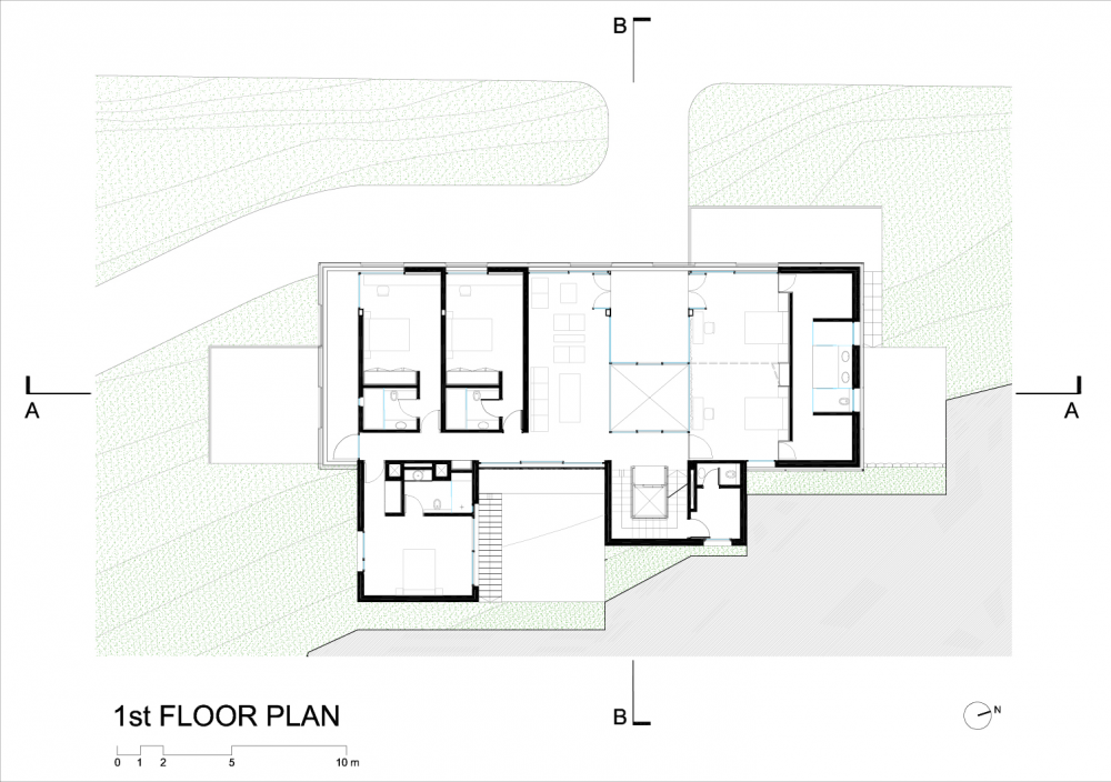 黎巴嫩Kfour Tahan Villa_53b4afb6c07a803772000045_tahan-villa-blankpage-architects_first_floor_plan-1000x704.png