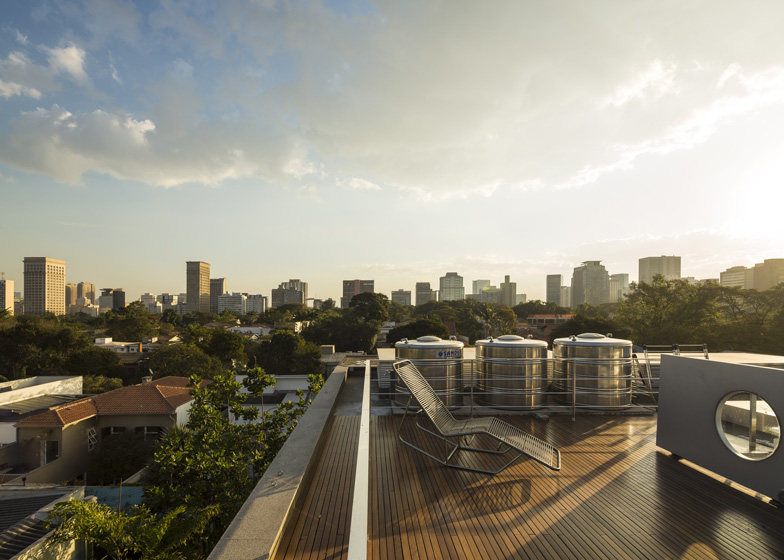 国外精品住宅系列【Casa Cubo】 by Studio MK27_dezeen_Casa-Cubo-by-Studio-MK27_ss8.jpg