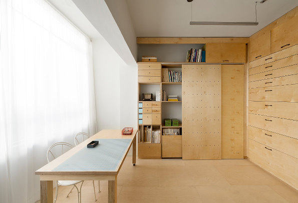 18 sqm Studio for an Artist by Raanan Stern_m2w595hq85lt_original_uGOA_437a00001a3e125f.jpg