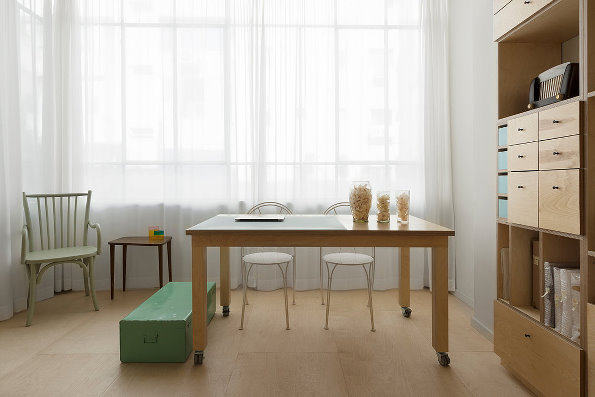 18 sqm Studio for an Artist by Raanan Stern_m2w595hq85lt_original_wC1V_5b7e000016bc118f.jpg