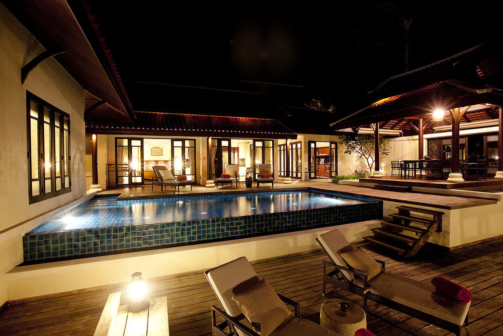 Royal Lawana Pool Villa by night.JPG