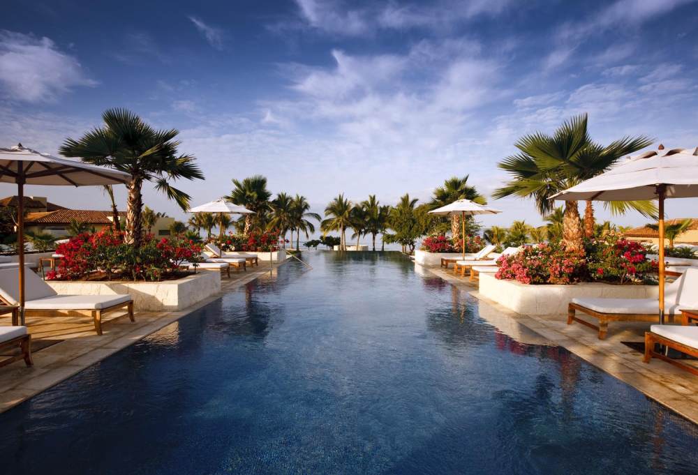 The St. Regis Punta Mita Resort, Puerto Vallarta, Mexico_34)The St. Regis Punta Mita Resort—Adult Infinity Pool 拍攝者.jpg