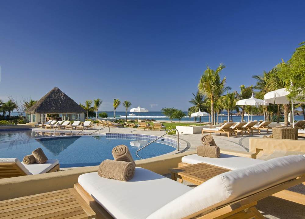 The St. Regis Punta Mita Resort, Puerto Vallarta, Mexico_42)The St. Regis Punta Mita Resort—Las Marietas &amp;amp; Family Pool 拍攝者.jpg