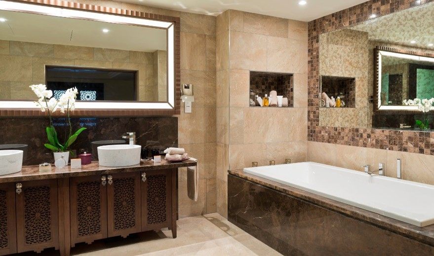 hotel-miramar-suite-salledebain-a892bc2c84.jpg