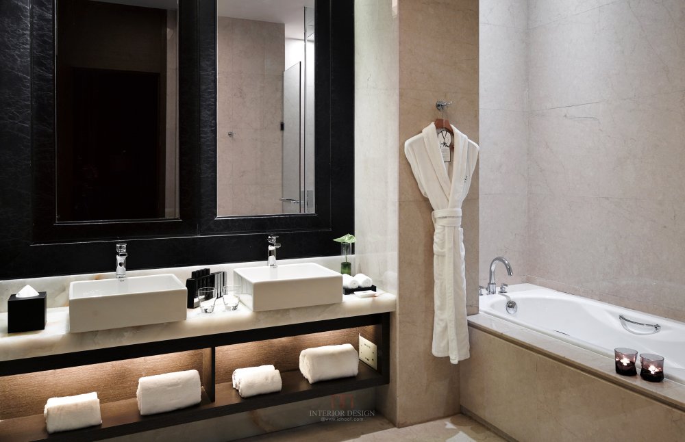 济南绿地美利亚酒店 Meliá Jinan_16MeliaJinan-BusinessSuiteBathroom.jpg