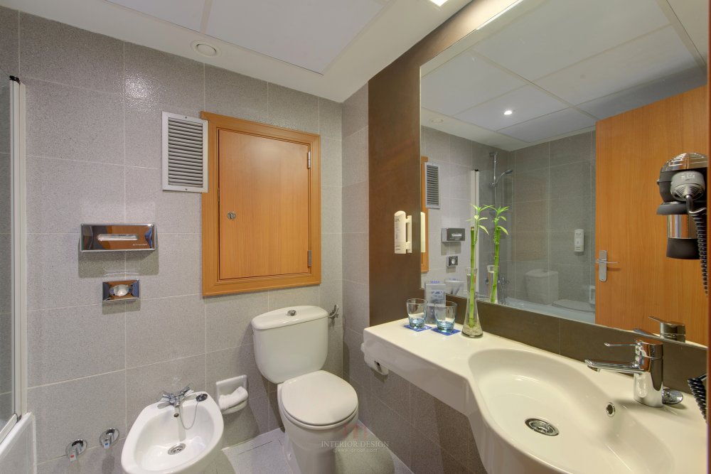 西班牙科尔多瓦TRYP Córdoba_14TRYPCordoba-Bathroom.jpg