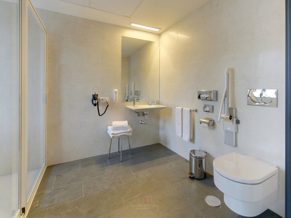 西班牙科尔多瓦TRYP Córdoba_20aTRYPCordoba-DisabledBathroom.jpg