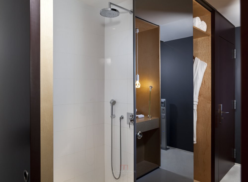 巴塞隆纳天空美利亚酒店 Meliá Barcelona Sky_33TheLevelAtMeliaBarcelonaSky-BathroomShower_GrandPremiumCityView.jpg