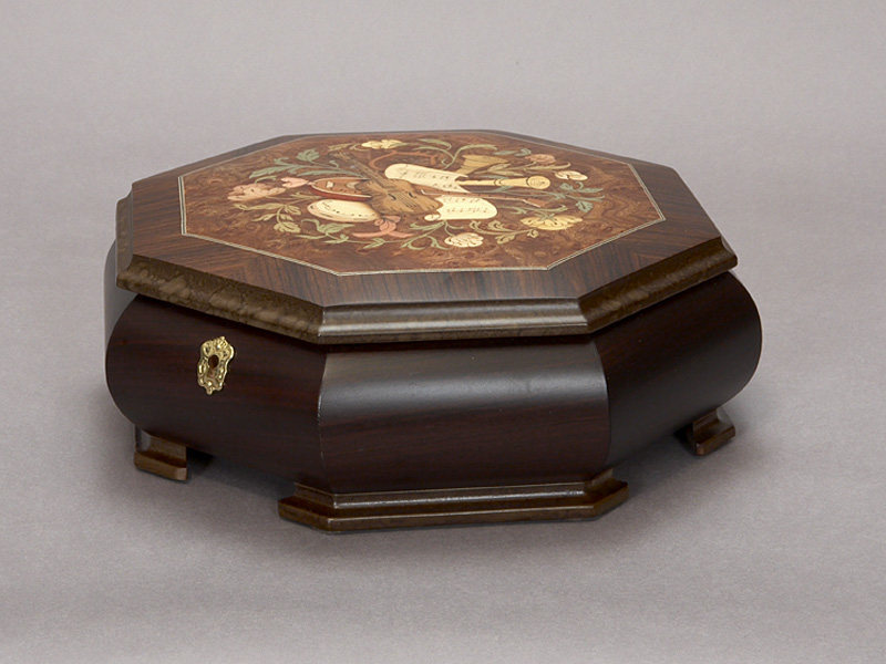 非常纯粹的欧式古典家具·····爱不释手_003-Octagon-Jewelry-Box.jpg