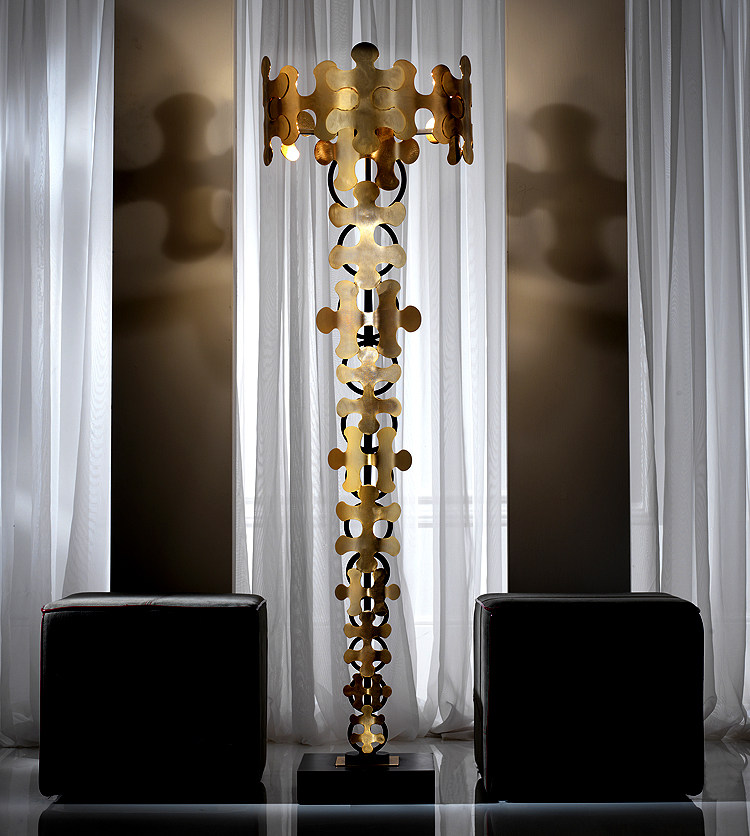 奢华的灯具_floorlamp-brass-large.jpg