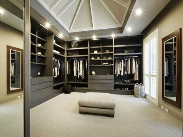 30 Walk-in Closet Ideas for Men Who Love Their Image-边缘思考4362.jpg