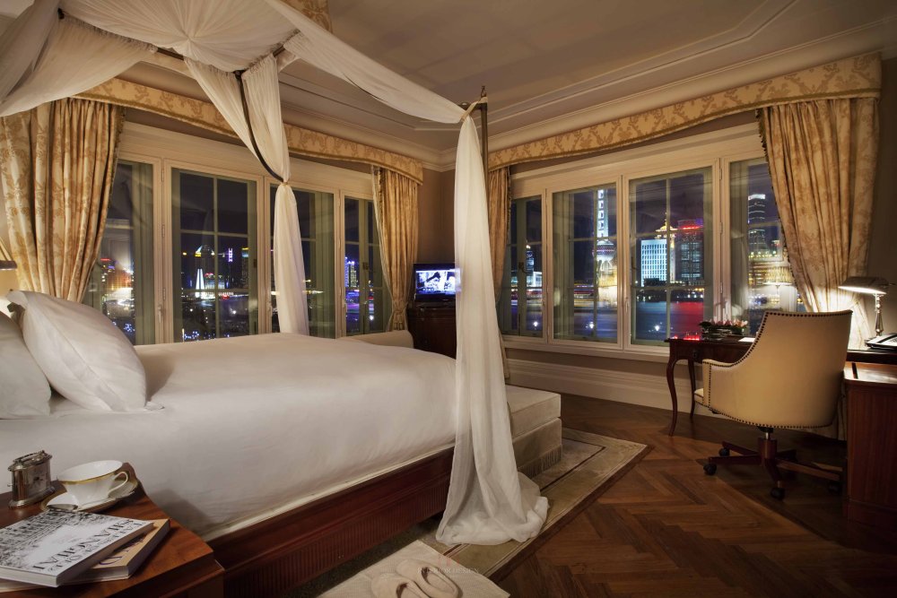 上海外滩华尔道夫酒店(官方摄影) Waldorf Astoria Shanghai on the ..._Bedroom_evening_DerryckMenere_HR.jpg