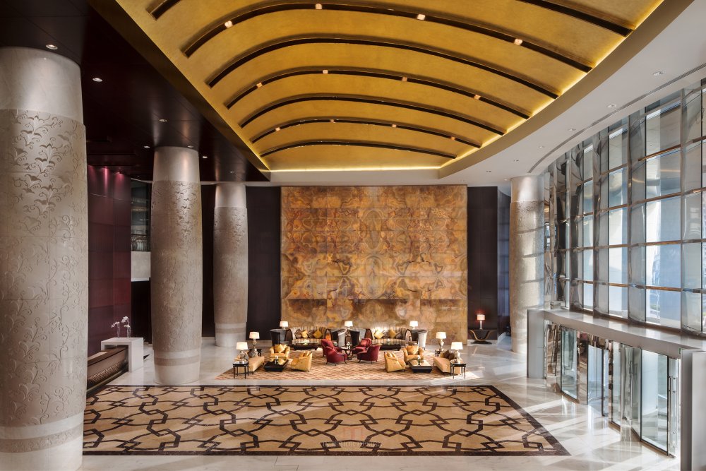 Jack Adams - 迪拜康莱德酒店(官方摄影) Conrad Dubai_LobbyLoungeOverview_HR.jpg