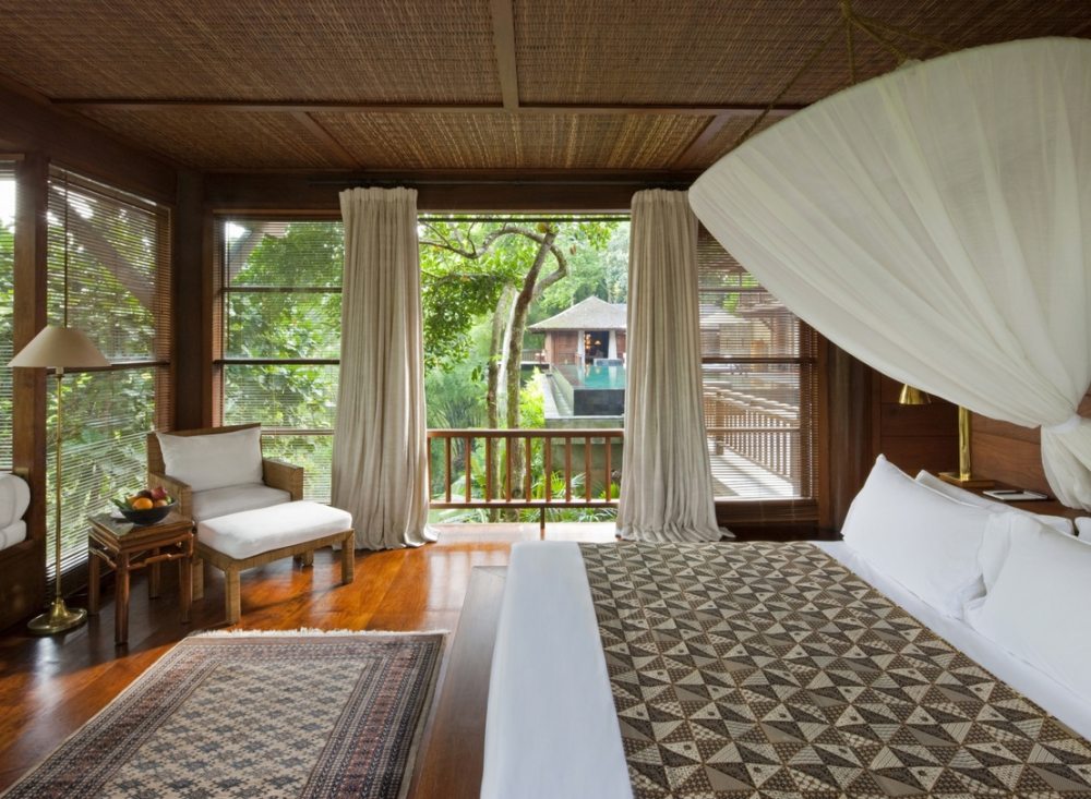 Koichiro Ikebuchi -巴厘岛科莫香巴拉度假酒店 COMO Shambhala_Como-Shambhala-Estate-Bali-wooden-and-white-guest-room-with-balinese-print-textiles.jpg