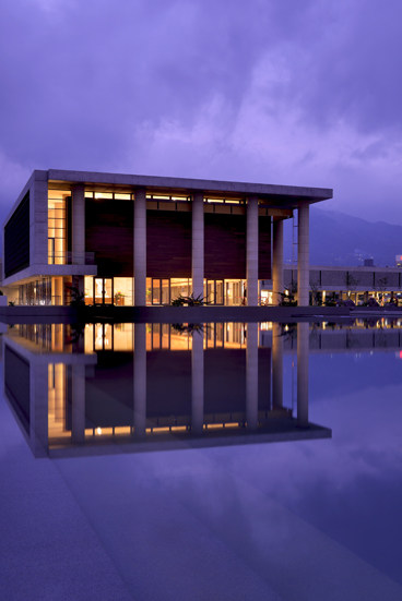 浓郁的中式氛围8_P. Water-Moon Monastery_Photographs Jeffrey Cheng.jpg