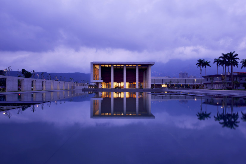 浓郁的中式氛围8_Q. Water-Moon Monastery_Photographs Jeffrey Cheng.jpg