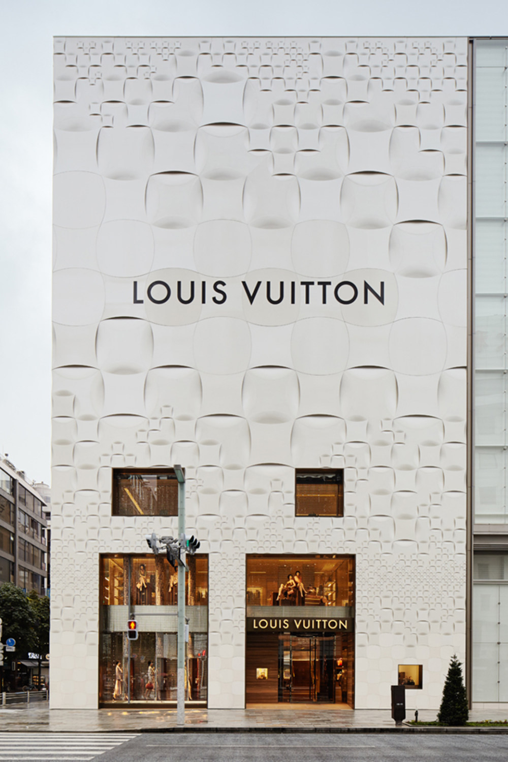 54374a04c07a80f87c0000b2_louis-vuitton-matsuya-ginza-facade-renewal-jun-aoki-ass.jpg