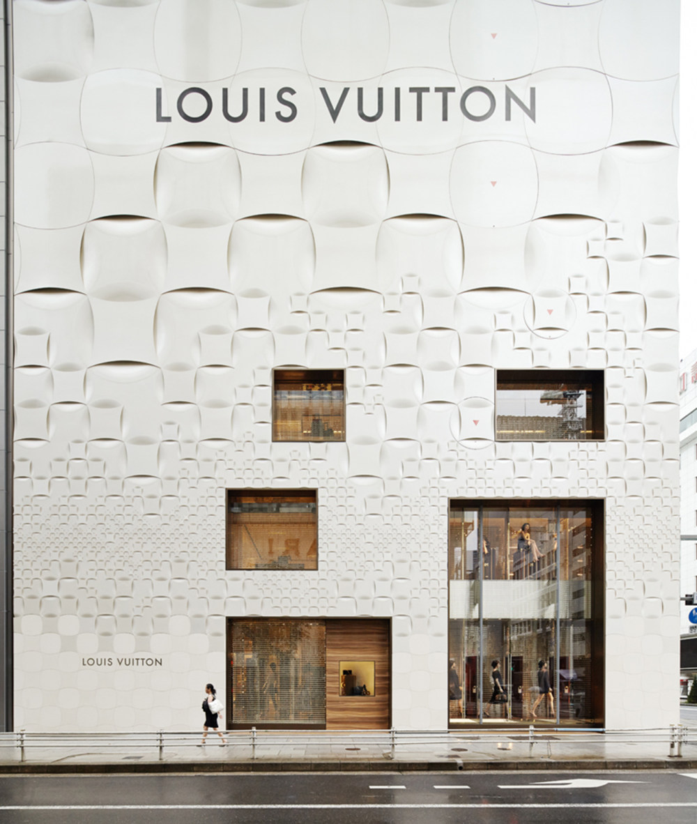 54374a5cc07a80e4c80000a7_louis-vuitton-matsuya-ginza-facade-renewal-jun-aoki-ass.jpg